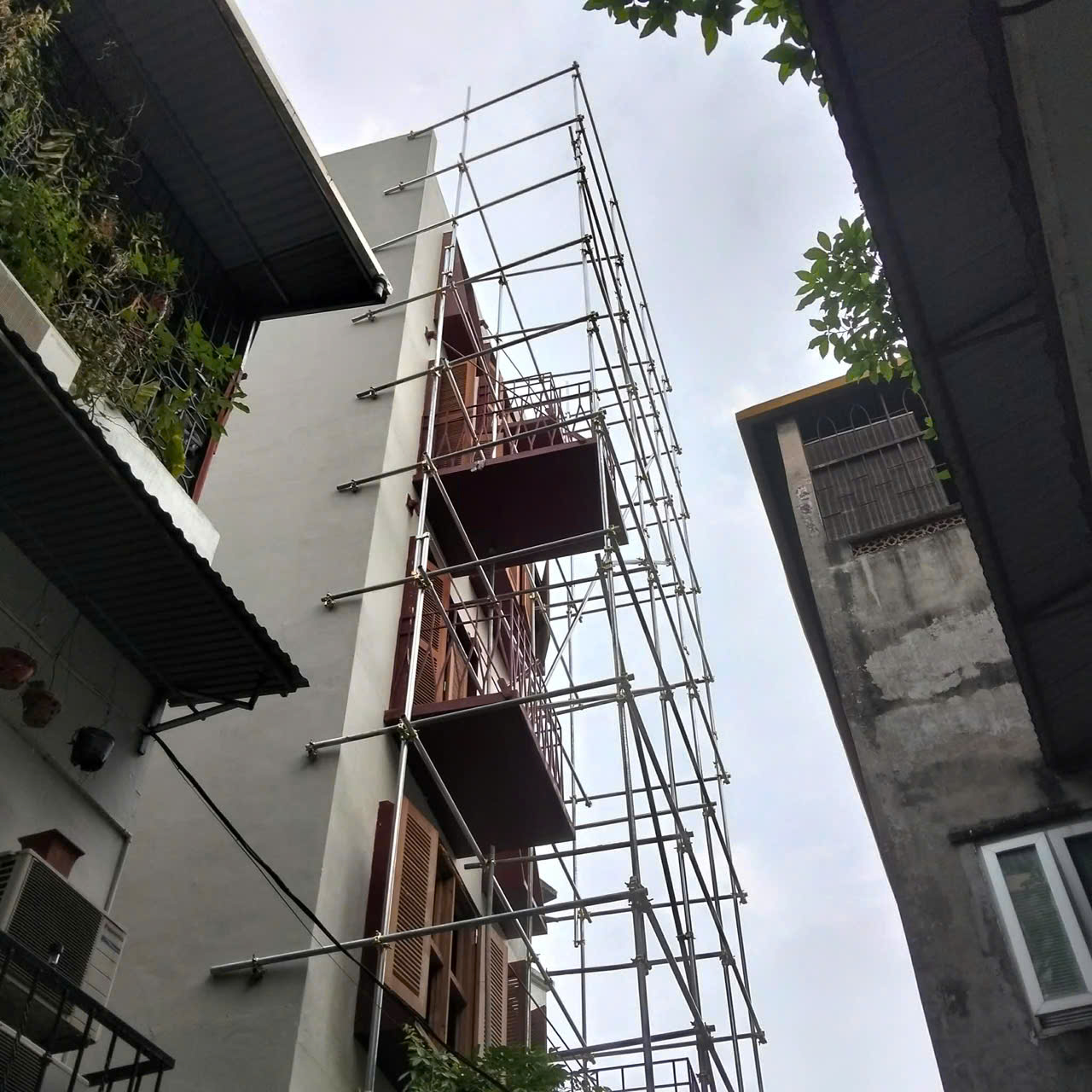 thuê giàn giáo